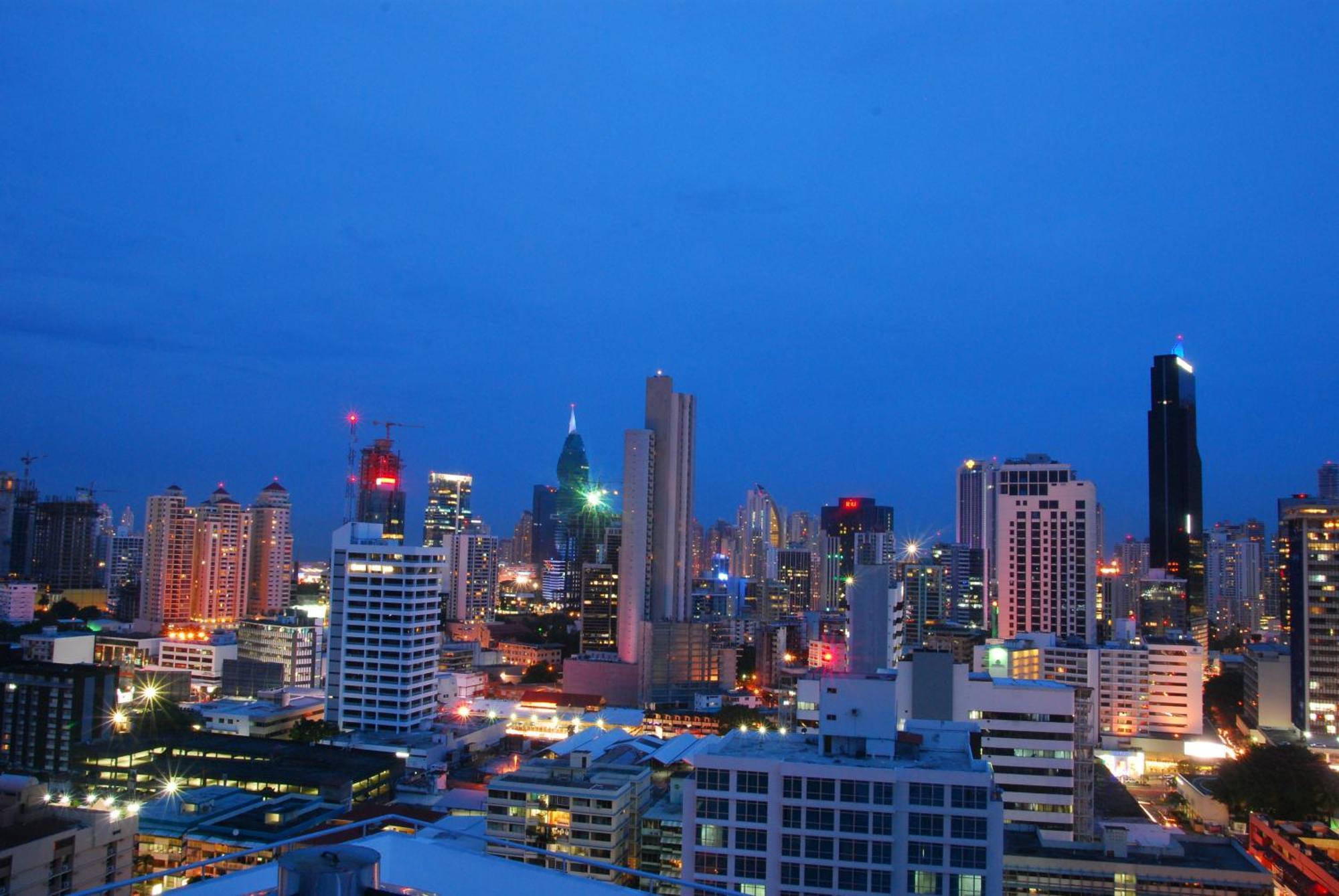 Tryp By Wyndham Panama Centro Hotel Exterior photo